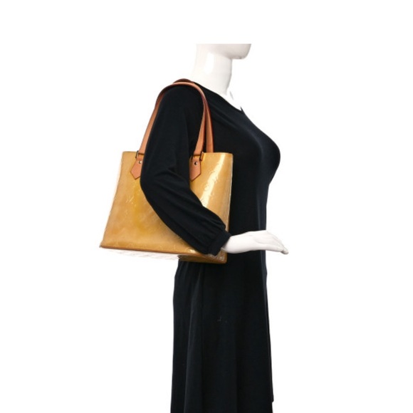 louis vuitton vernis in gold. - Picture 12 of 16